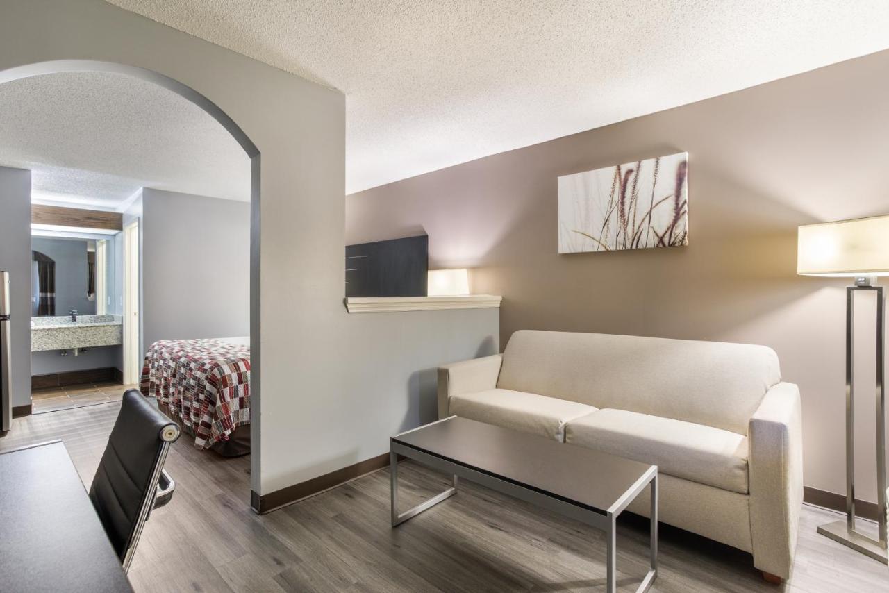 Red Roof Inn & Suites Athens, Al מראה חיצוני תמונה