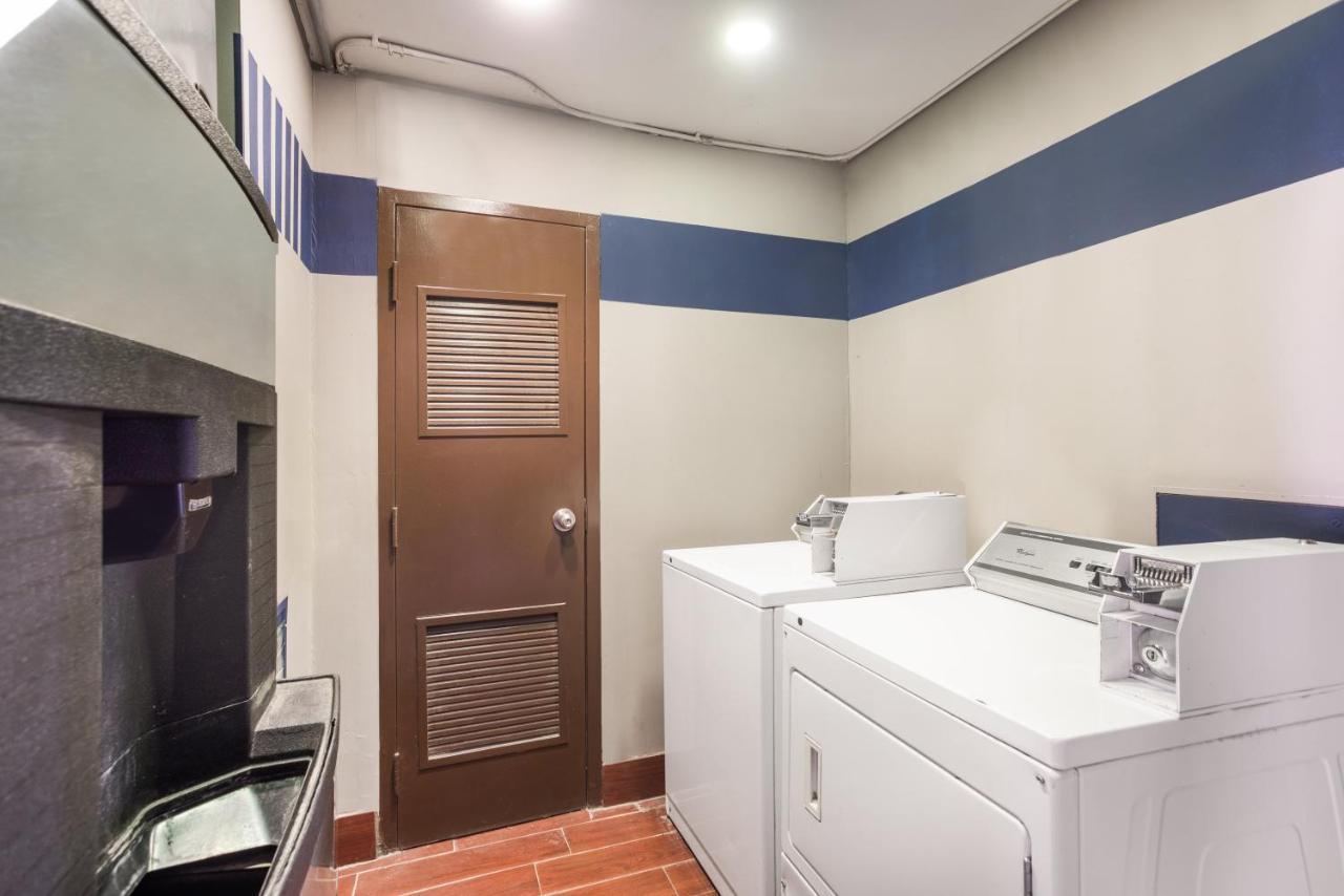 Red Roof Inn & Suites Athens, Al מראה חיצוני תמונה